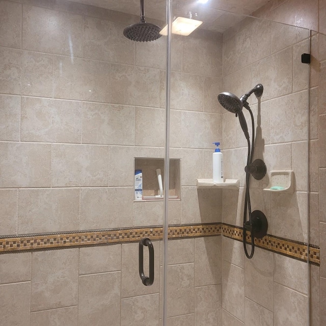 1509 W Hull St, Denison, TX 75020 - bathroom view of a shower stall