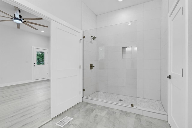 320 Bentwood Dr, Pottsboro, TX 75076 - bathroom featuring a tile shower, recessed lighting, a ceiling fan, and baseboards