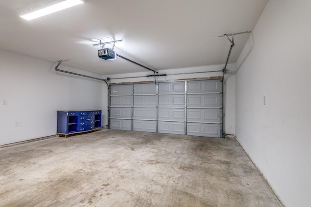 5520 Curzon Ave, Fort Worth, TX 76107 - garage with a garage door opener