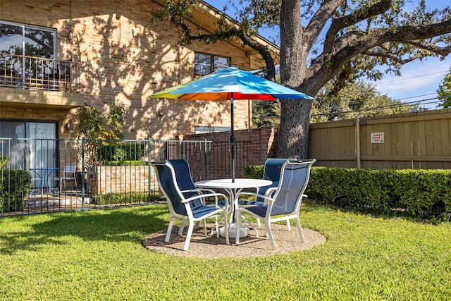 11218 Park Central Pl Unit B, Dallas, TX 75230 - view of yard