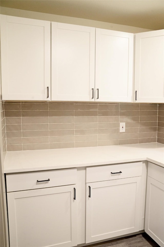 7810 Larchridge Dr, Dallas, TX 75232 - detailed view of backsplash