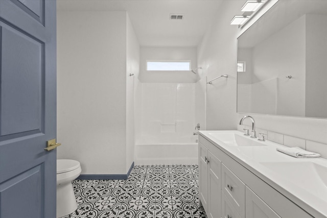 4706 Spring Ave, Dallas, TX 75210 - bathroom with double vanity and bathing tub / shower combination
