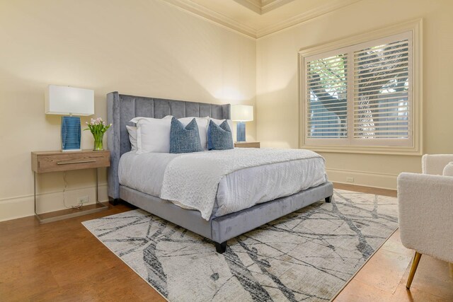9996 Hollow Way Rd, Dallas, TX 75220 - bedroom featuring crown molding and baseboards