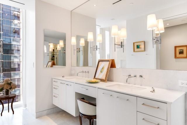1747 Leonard St Unit 903, Dallas, TX 75201 - bathroom with double vanity