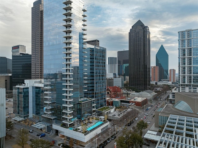 1747 Leonard St Unit 903, Dallas, TX 75201 - skyline view