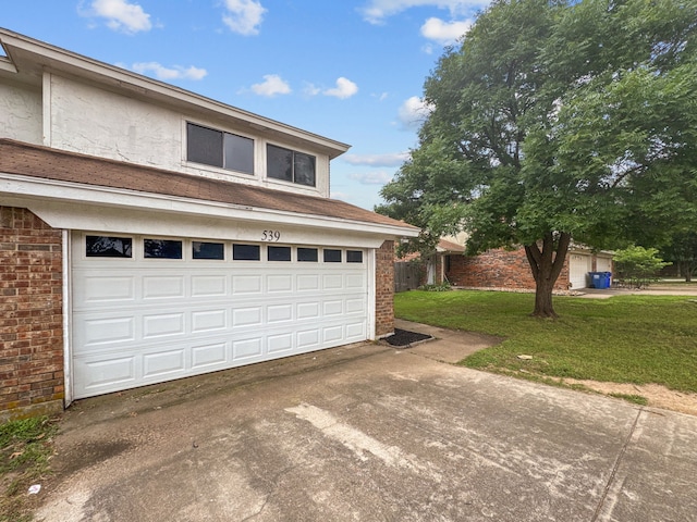539 Mel Ct, Euless, TX 76039 - garage with concrete driveway