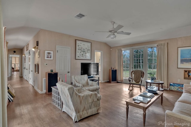 514 Pierremont Cir, Shreveport, LA 71106 - living area featuring a ceiling fan, wood finished floors, and vaulted ceiling