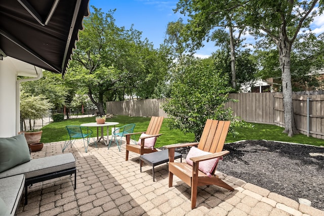 7805 Eagle Trl, Dallas, TX 75238 - view of patio / terrace with outdoor dining space
