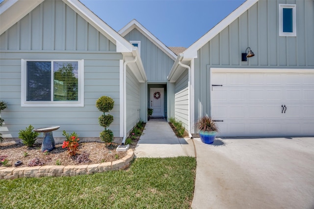 525 Brandy Ln, Tom Bean, TX 75489 - view of front of property featuring board and batten siding, an attached garage, and concrete driveway