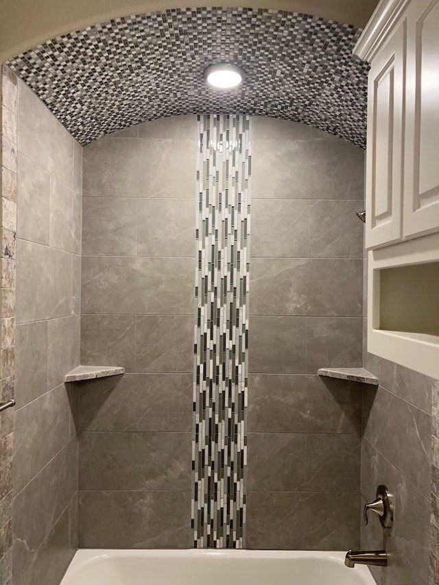 554 Calla Lily Dr, Tolar, TX 76476 - full bathroom featuring shower / bath combination