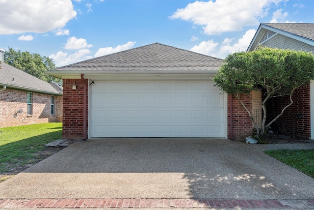 10513 Rayburn Way, Waco, TX 76708 - garage with driveway