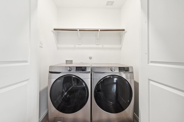 5431 Longshadow Dr, Princeton, TX 75407 - laundry room featuring washing machine and dryer