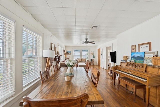 812 N 32nd St, Waco, TX 76707 - dining area with wood finished floors and a ceiling fan