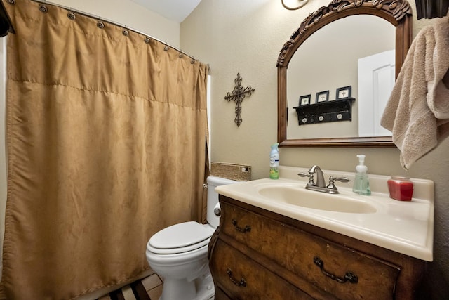 108 Fcr 868, Teague, TX 75860 - full bath featuring toilet, vanity, and a shower with shower curtain