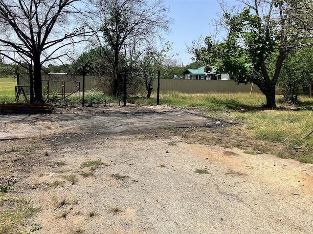 213 18th St, Mineral Wells, TX 76067 - view of yard