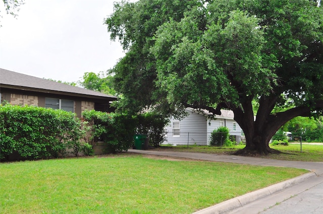 5328 Ira St N, Haltom City, TX 76117 - view of green lawn