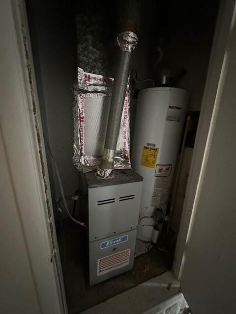 2915 56th St, Dallas, TX 75241 - utilities featuring water heater