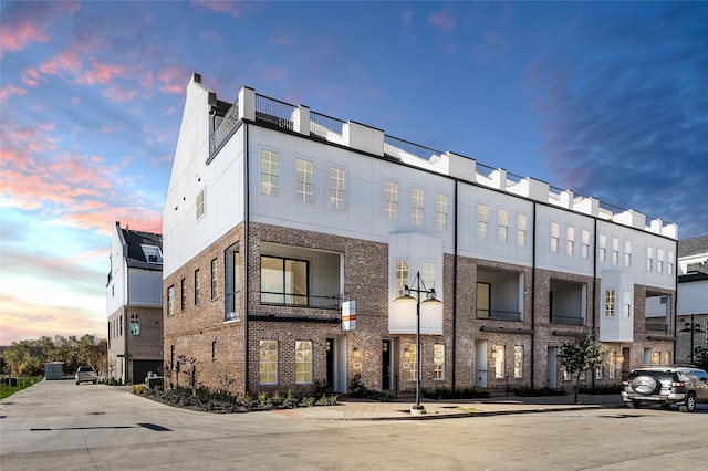 4651 New Water Ln, Dallas, TX 75219 - view of building exterior