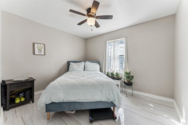 420 Shady Oaks Ln, Paris, TX 75460 - bedroom featuring baseboards and a ceiling fan