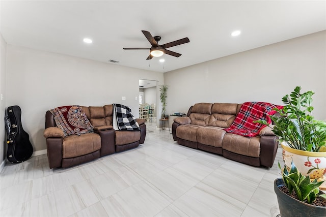 420 Shady Oaks Ln, Paris, TX 75460 - living room with ceiling fan and recessed lighting
