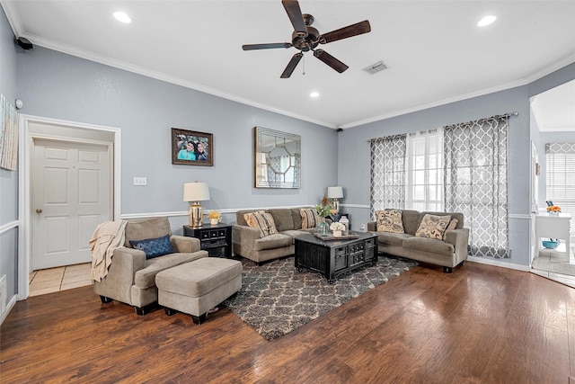 209 Keswick Dr, Hewitt, TX 76643 - living area featuring ceiling fan, wood finished floors, recessed lighting, crown molding, and baseboards