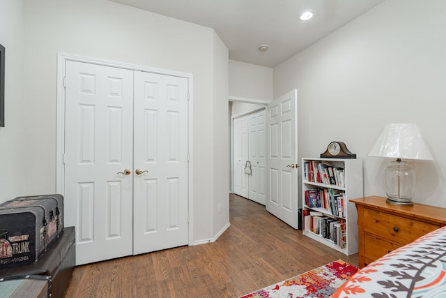 1415 Clubhill Dr, Rockwall, TX 75087 - bedroom featuring wood finished floors, a closet, and recessed lighting