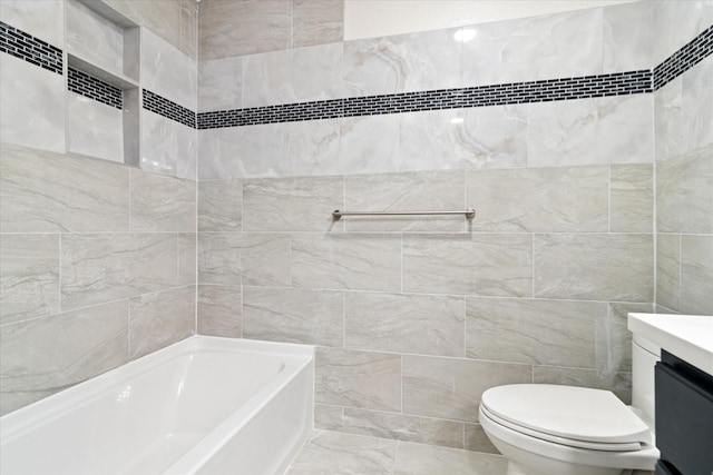 1006 Tower Dr, Cedar Hill, TX 75104 - full bath featuring tile walls, a tub, toilet, and vanity