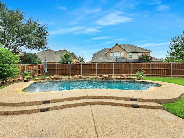 2420 Lilyfield Dr, Trophy Club, TX 76262 - view of swimming pool featuring a fenced backyard and a jacuzzi