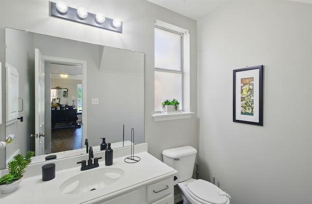 10014 Fairway Vista Dr, Rowlett, TX 75089 - half bath with toilet and vanity