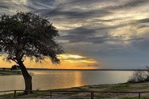 34016 Stonewood Dr, Whitney, TX 76692