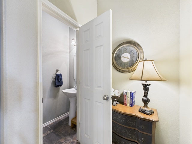 1409 Stoney Hills Dr, Cedar Hill, TX 75104 - bathroom with stone finish flooring