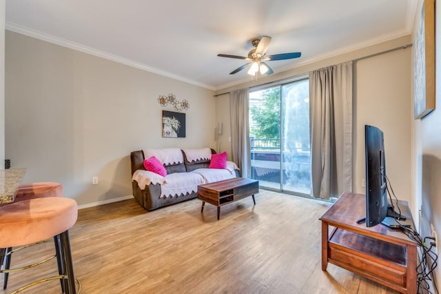 330 Las Colinas Blvd E Unit 140, Irving, TX 75039 - living area featuring a ceiling fan, light wood finished floors, and crown molding