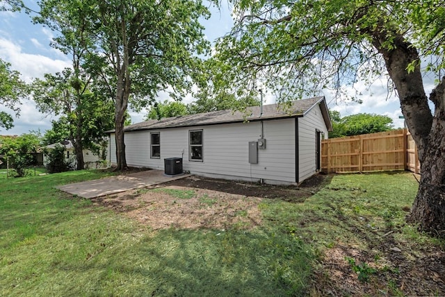 4901 Wilmington Dr, Fort Worth, TX 76107 - rear view of property with a patio area and cooling unit