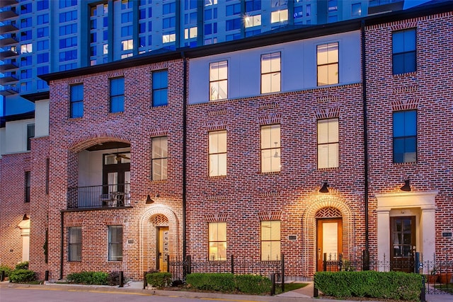 2123 Diversey St, Dallas, TX 75201 - view of property with brick siding