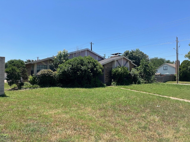 2718 Holy Cross, Garland, TX 75044 - view of yard