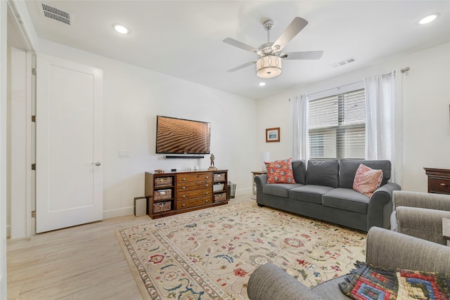 10020 Crestview Dr, Denton, TX 76207 - living area featuring light wood-style floors, ceiling fan, recessed lighting, and baseboards