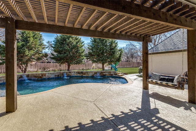 6032 Forest Ln, Fort Worth, TX 76112 - fenced backyard featuring a patio area