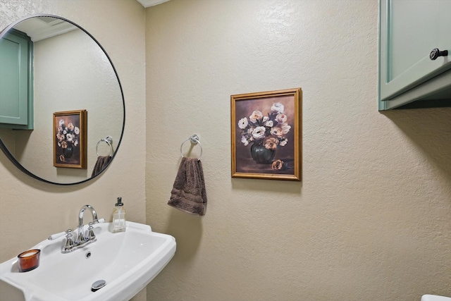 127 Pleasant Valley Ln, Weatherford, TX 76087 - bathroom featuring a sink