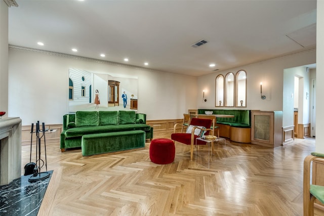 4306 Buena Vista St Unit 106F, Dallas, TX 75205 - common area featuring wainscoting, recessed lighting, and crown molding