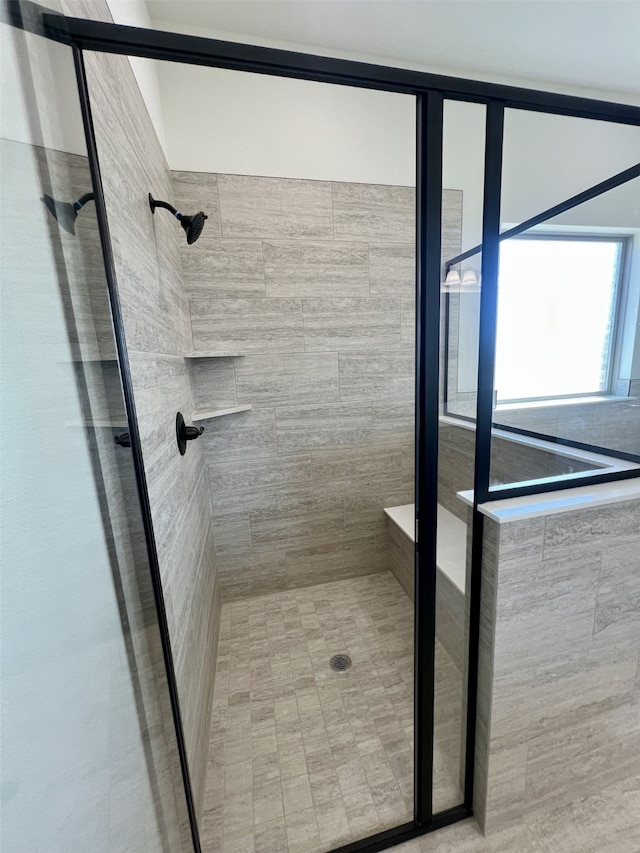 411 Solo Ridge Dr, Waxahachie, TX 75167 - full bath featuring a shower stall