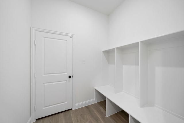 411 Solo Ridge Dr, Waxahachie, TX 75167 - mudroom featuring dark wood-style floors and baseboards