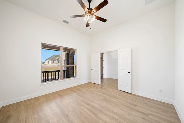 411 Solo Ridge Dr, Waxahachie, TX 75167 - empty room featuring a ceiling fan and light wood finished floors