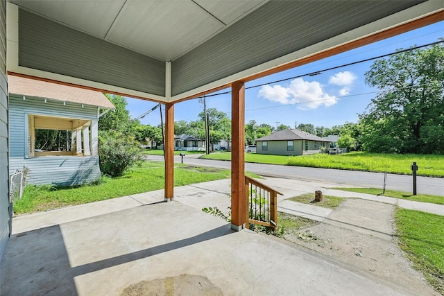 906 S Willow St, Sherman, TX 75090 - view of patio with a residential view