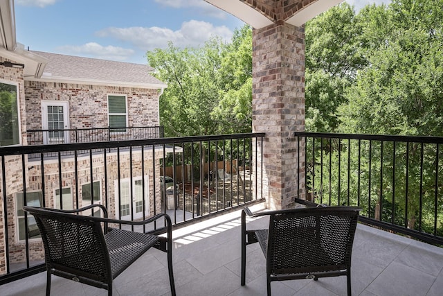 2415 Amberleaf Ct, Cedar Hill, TX 75104 - view of balcony