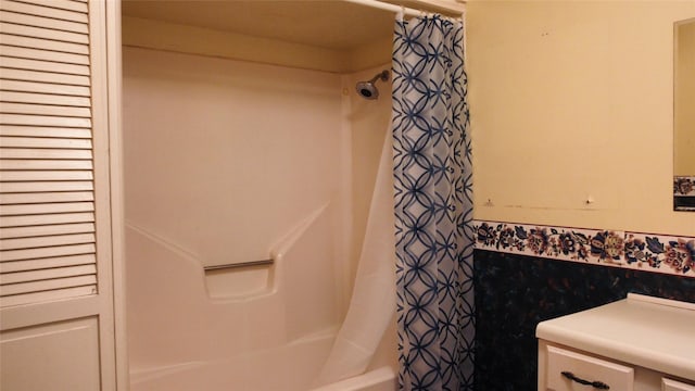 4723 S Fm 513, Lone Oak, TX 75453 - full bath featuring shower / bathtub combination with curtain and vanity