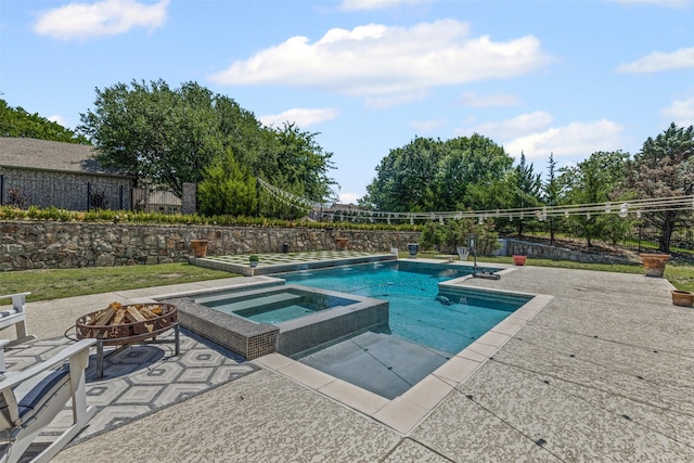 1424 Keeneland Hill Dr, Aledo, TX 76008 - view of swimming pool featuring a fire pit, a patio, a fenced backyard, and a pool with connected hot tub