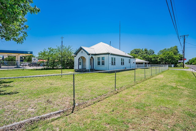 732 N Patrick St, Dublin, TX 76446 - view of front facade with metal roof