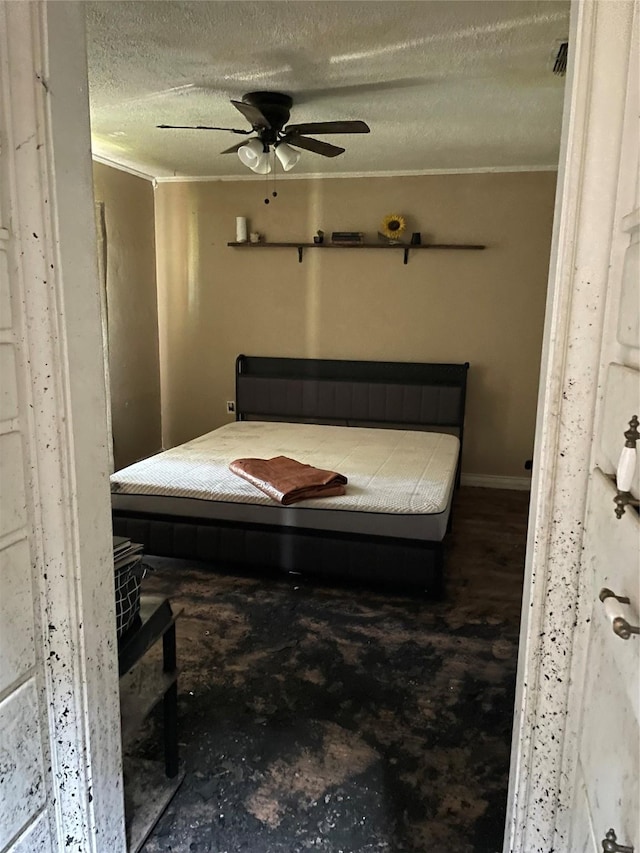 601 N Newsom St, Mineola, TX 75773 - bedroom featuring a textured ceiling, ceiling fan, and unfinished concrete flooring
