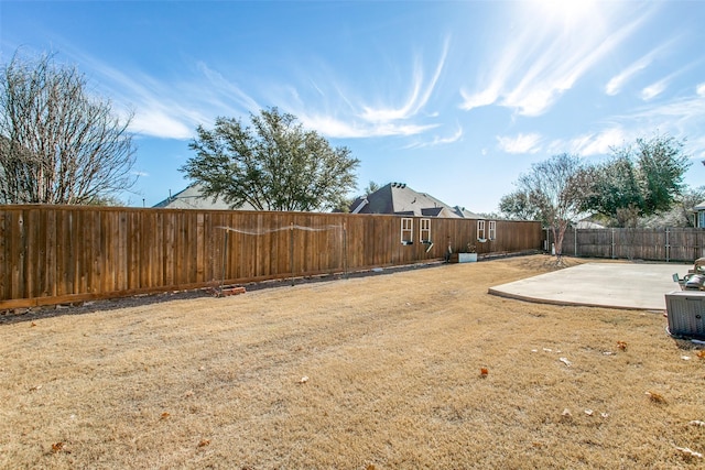 6004 Grand Meadow Ln, Flower Mound, TX 75028 - fenced backyard featuring a patio area