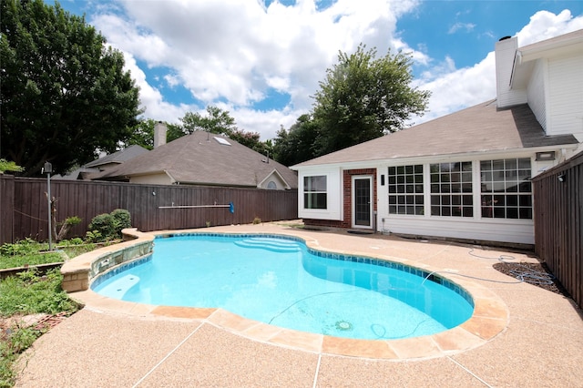 811 Chittamwood Ln, Allen, TX 75002 - view of swimming pool with a patio area and a fenced backyard